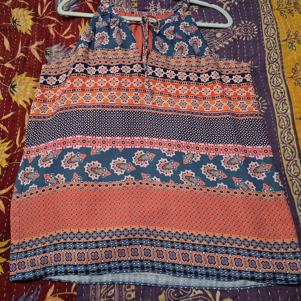 Colorful Sleeveless Patterned Top - Picture 5 of 7